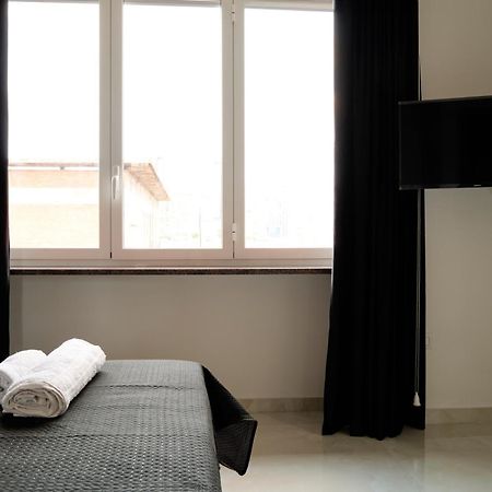 Napoli Central Lumina Suites ภายนอก รูปภาพ